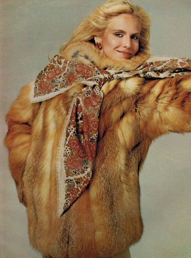 strawberry blonde | 70s raccoon fur | size S-M