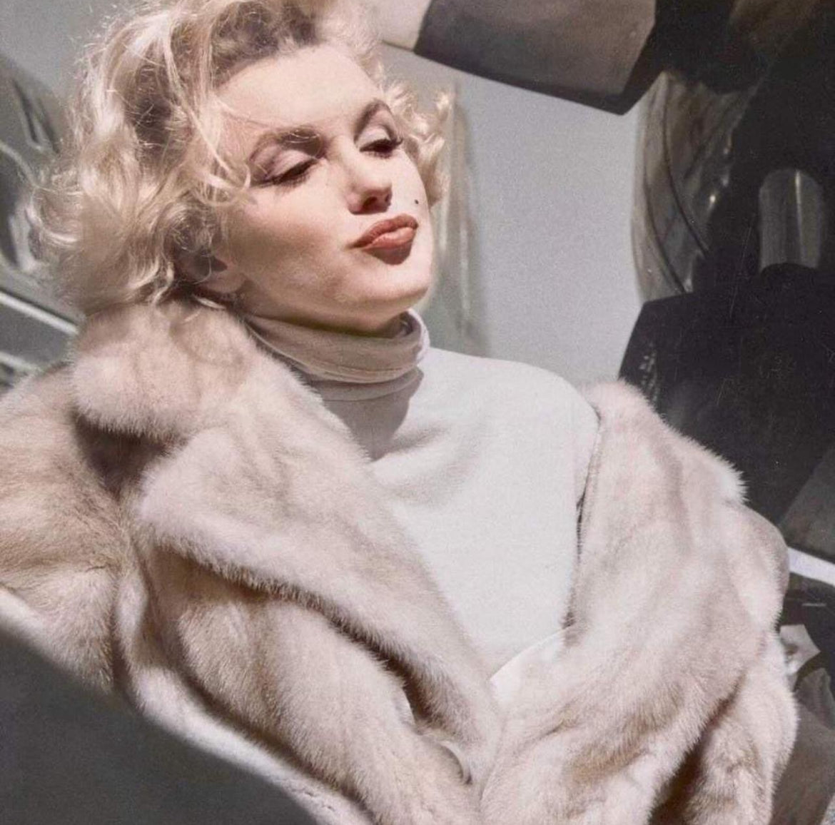 50s marilyn blonde mink | size S-M