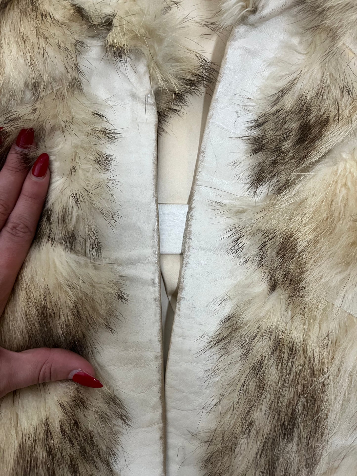 70s sharon tate fur | size S