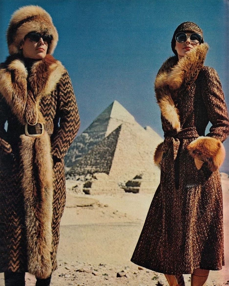the ski chalet set| 70s full-length coat & scarf| size M-L