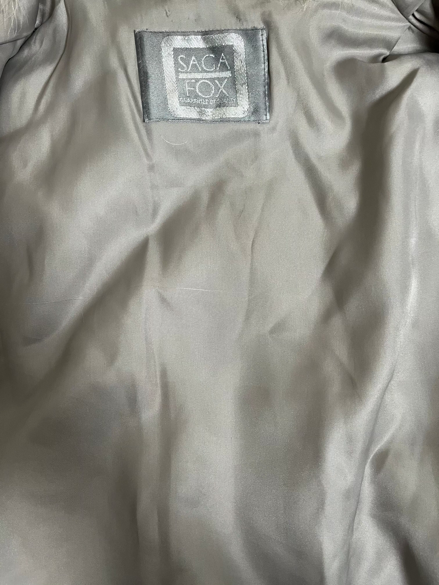 the ice queen | 80s SAGA furs| size XS-S