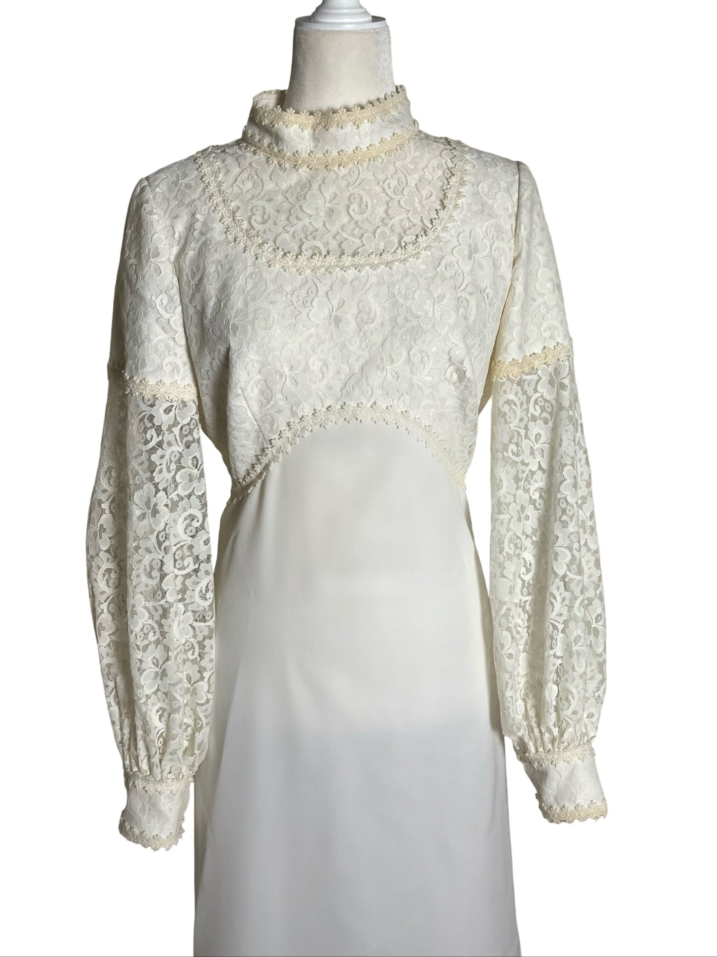 60s | mantilla veil gown | M-L