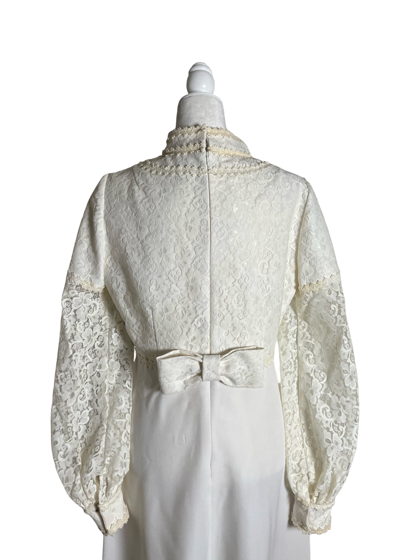 60s | mantilla veil gown | M-L
